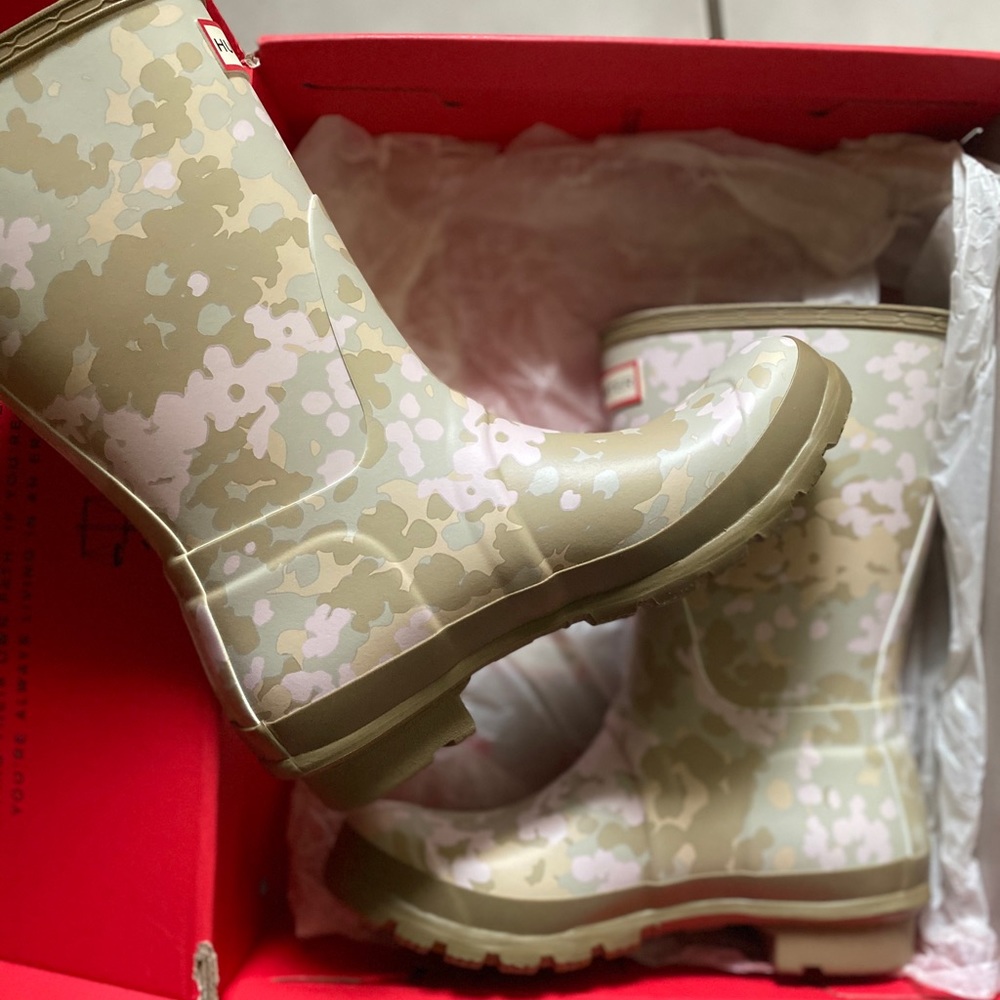 Brand new hunter rain boots